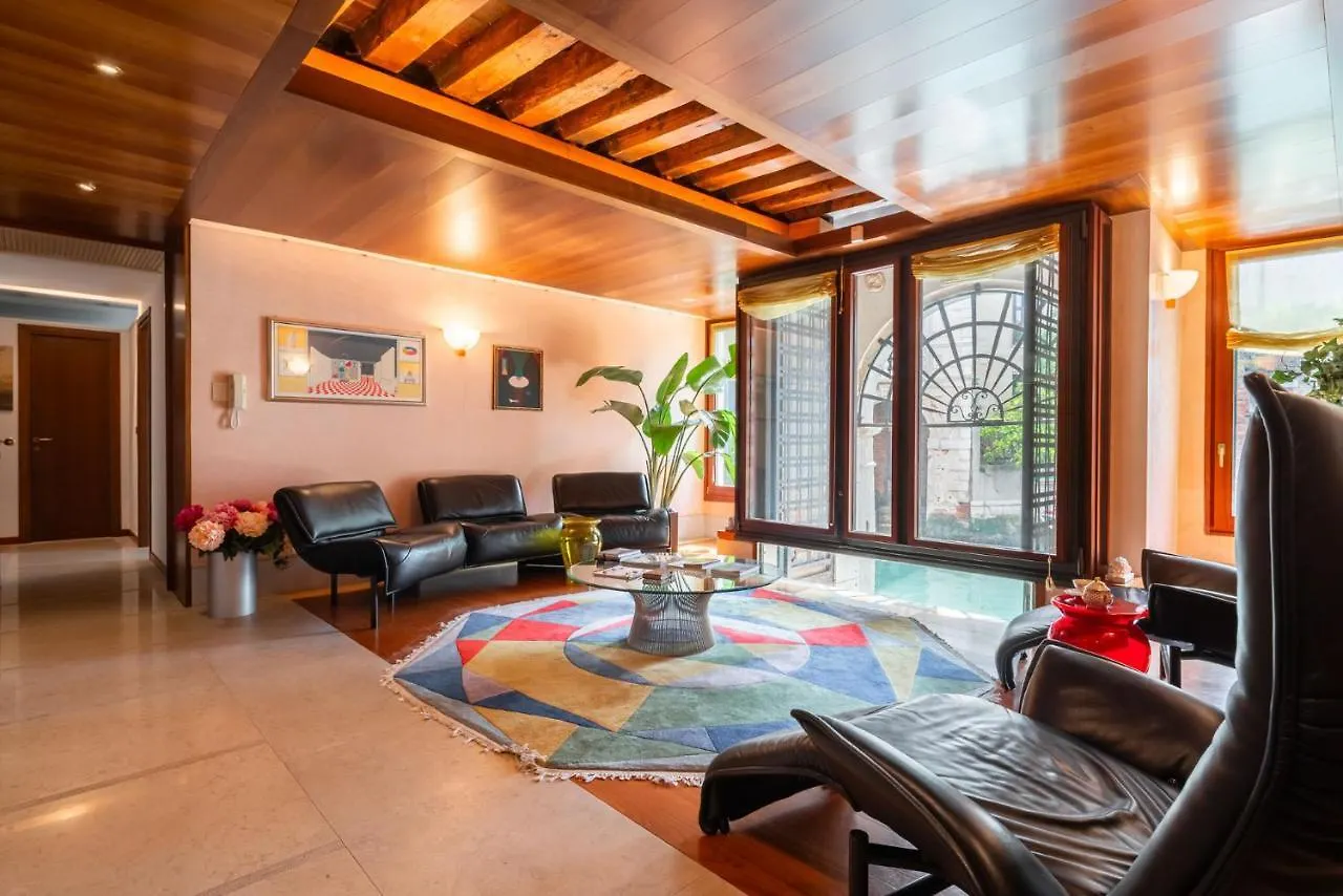 Casa Flavia Ai Morosini - Luxury Apartment With Canal View Venice Holiday home
