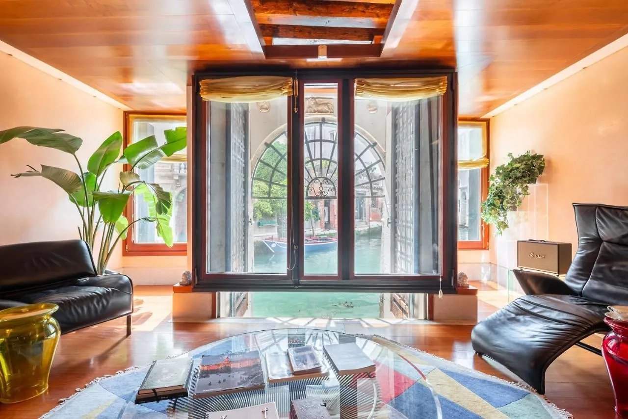 Casa Flavia Ai Morosini - Luxury Apartment With Canal View Venice 0*,  Italy