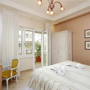Deco's Place Teodora Rome