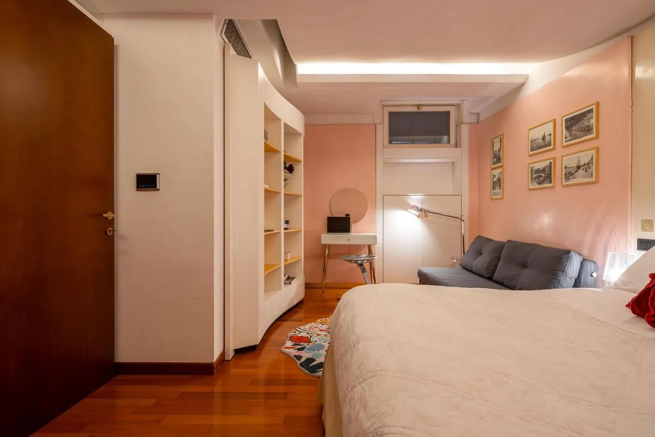 別荘 Casa Flavia Ai Morosini - Luxury Apartment With Canal View ヴェネツィア