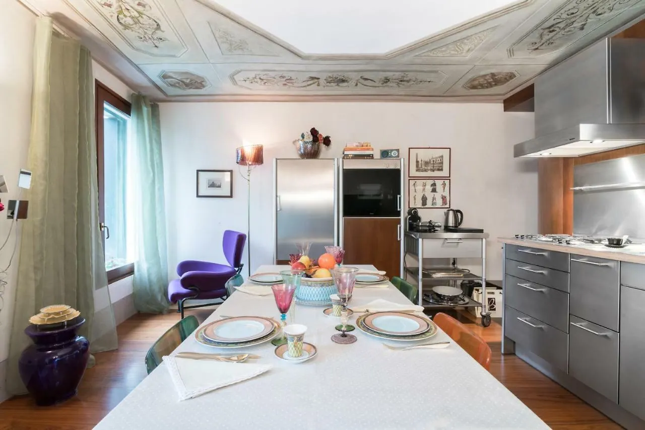 Casa Flavia Ai Morosini - Luxury Apartment With Canal View ヴェネツィア 別荘