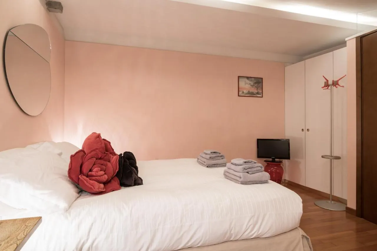 Casa Flavia Ai Morosini - Luxury Apartment With Canal View Venice