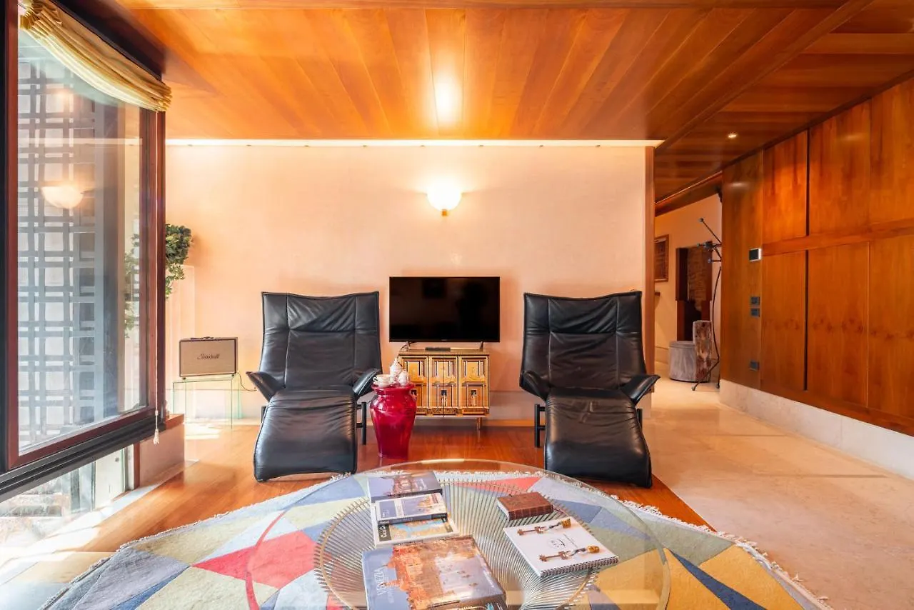 Casa Flavia Ai Morosini - Luxury Apartment With Canal View Venice Holiday home