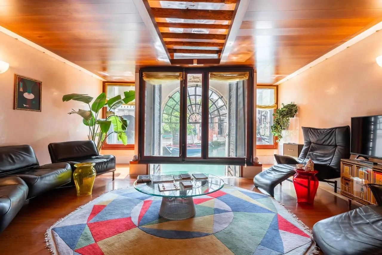 Casa Flavia Ai Morosini - Luxury Apartment With Canal View Venice Holiday home