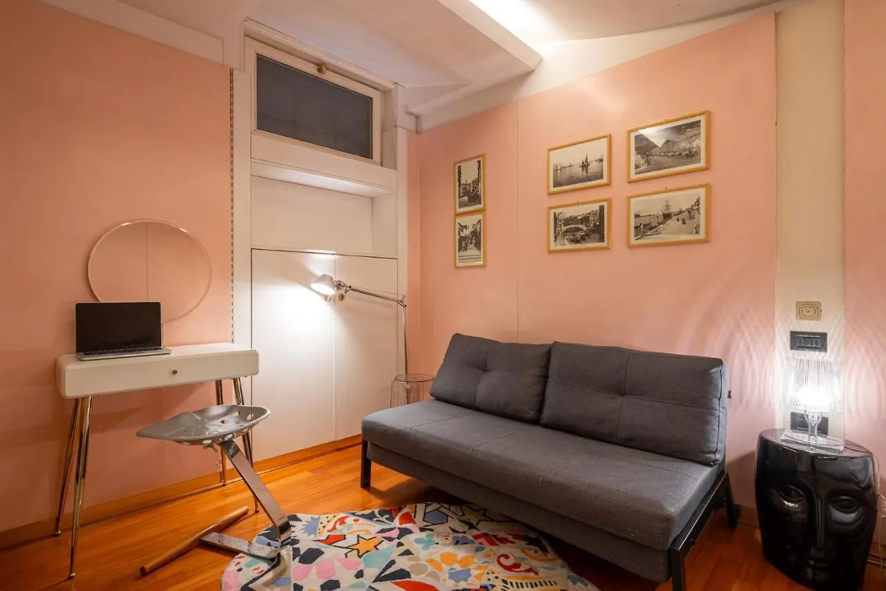 Holiday home Casa Flavia Ai Morosini - Luxury Apartment With Canal View Venice Italy