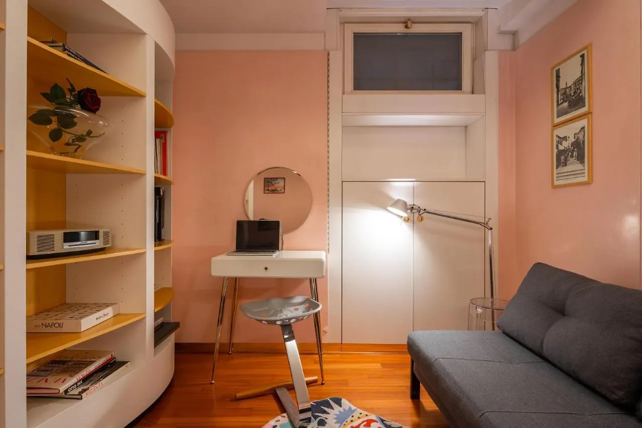 Casa Flavia Ai Morosini - Luxury Apartment With Canal View Venice Italy