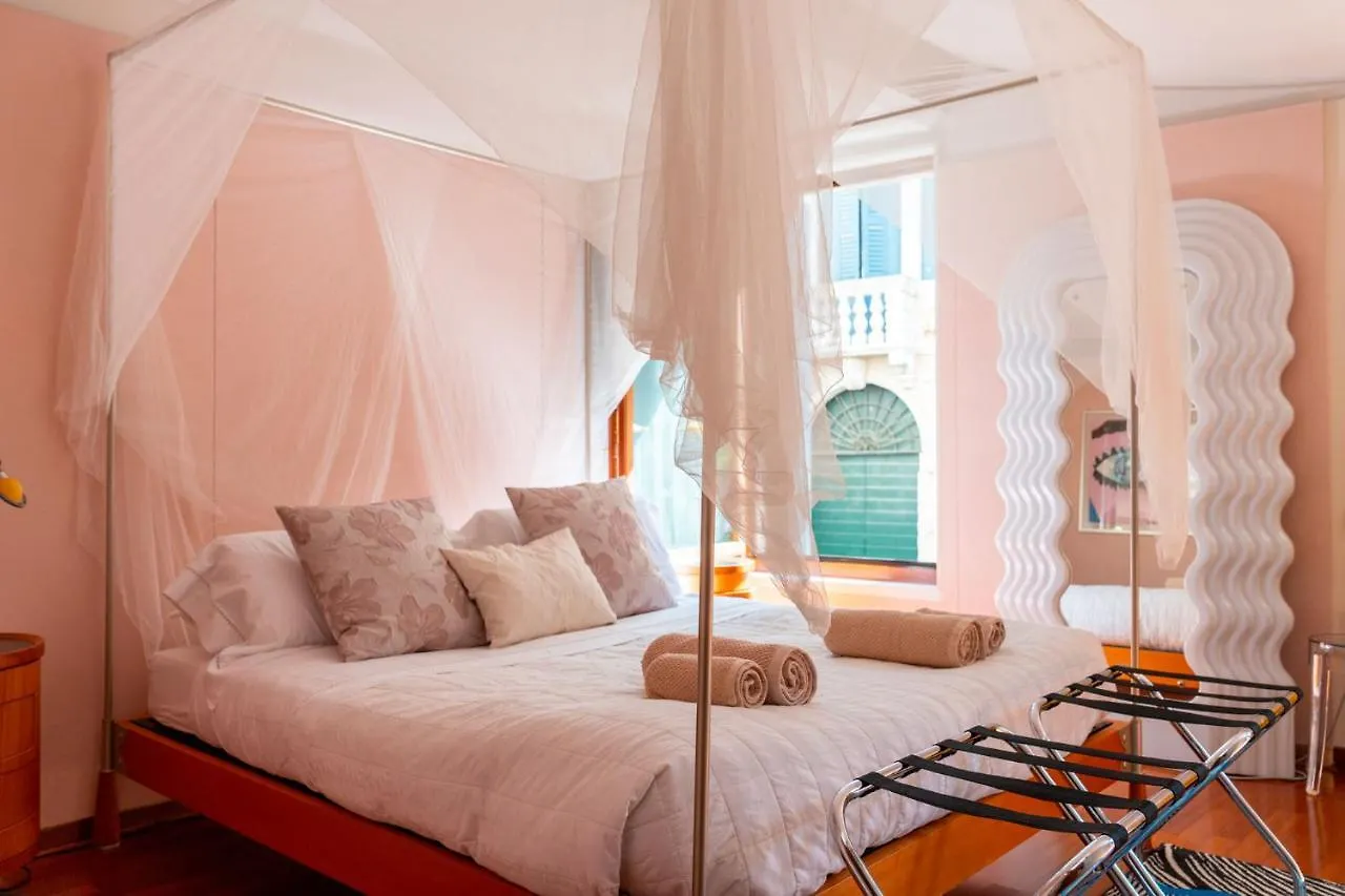 Holiday home Casa Flavia Ai Morosini - Luxury Apartment With Canal View Venice
