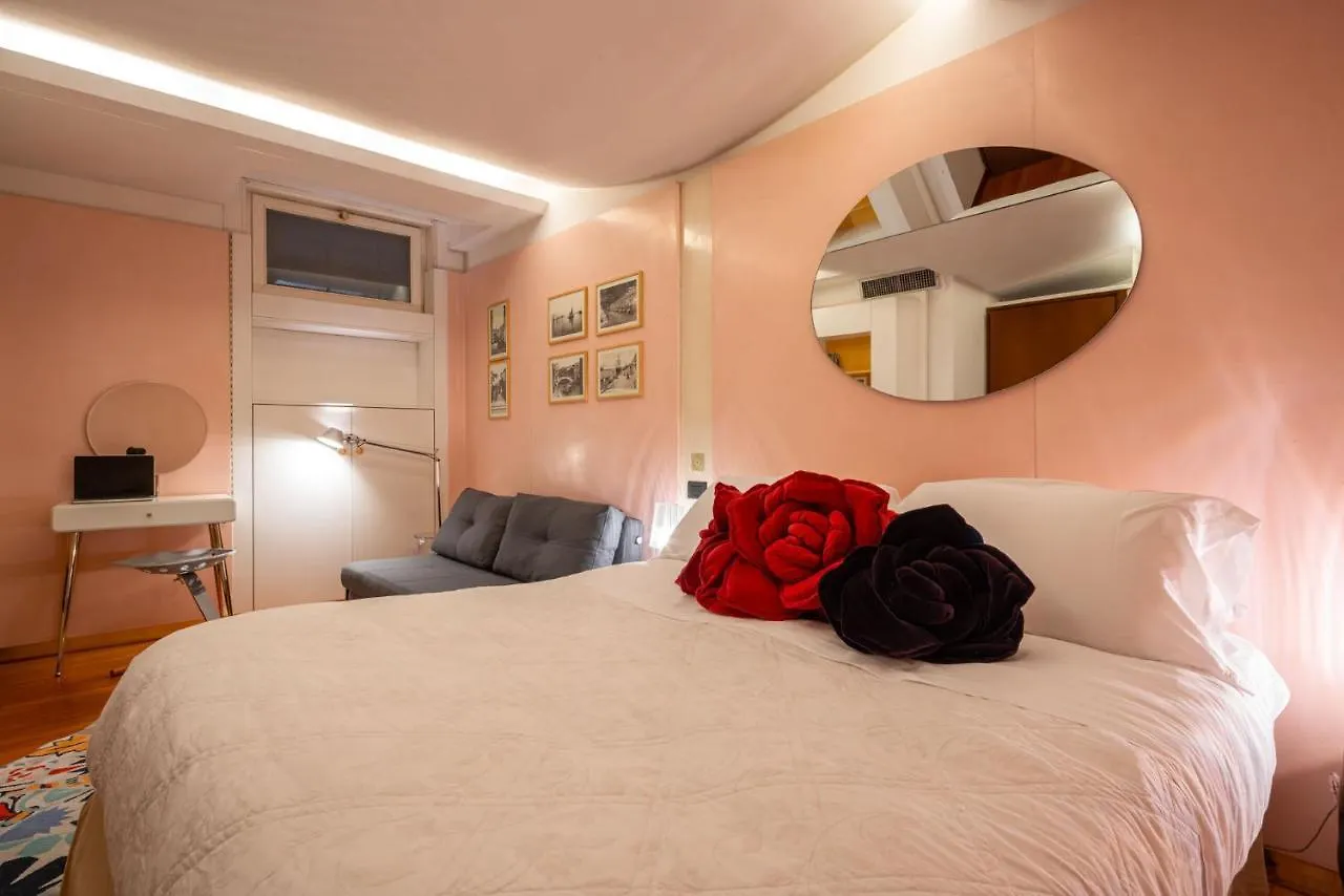 Casa Flavia Ai Morosini - Luxury Apartment With Canal View Venice Holiday home