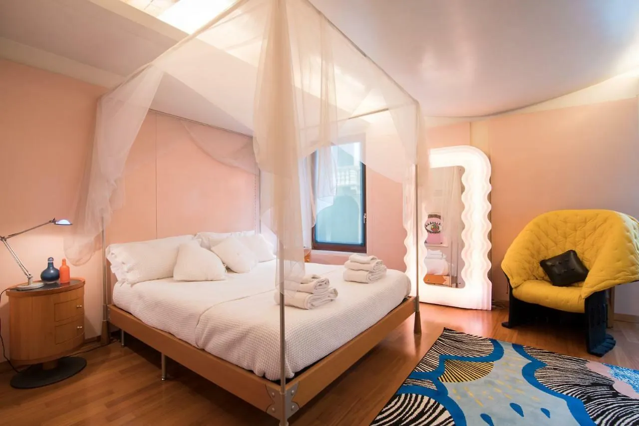 Holiday home Casa Flavia Ai Morosini - Luxury Apartment With Canal View Venice Italy
