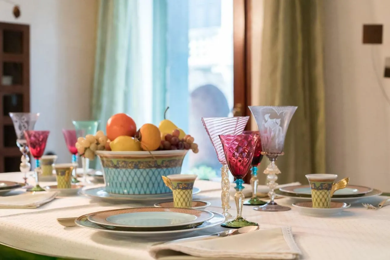 Casa Flavia Ai Morosini - Luxury Apartment With Canal View Venice